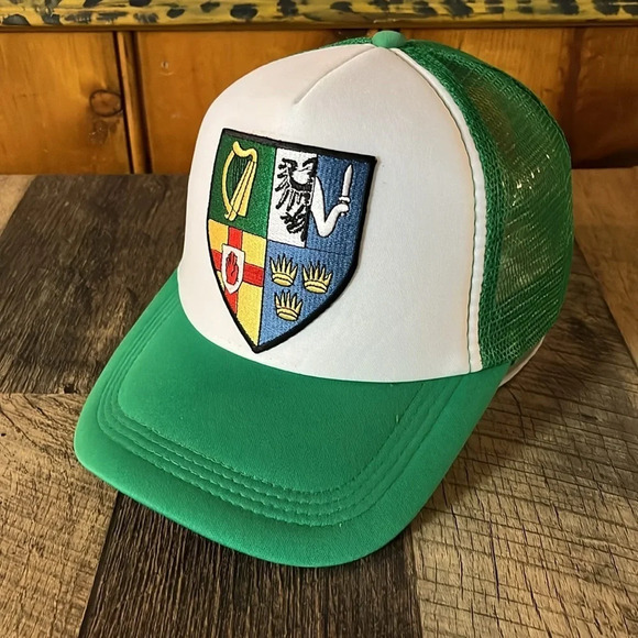 CUSTOM DESIGN UNITED CELTS COAT OF ARMS TRUCKER HAT. - Picture 4 of 5